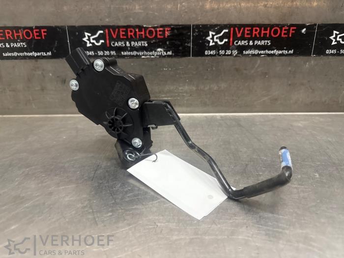 Begagnade Gaspedalsensor Lexus IS (E3) 300h 2.5 16V Pris € 50,00 Marginaltabell erbjuds av Verhoef Cars & Parts