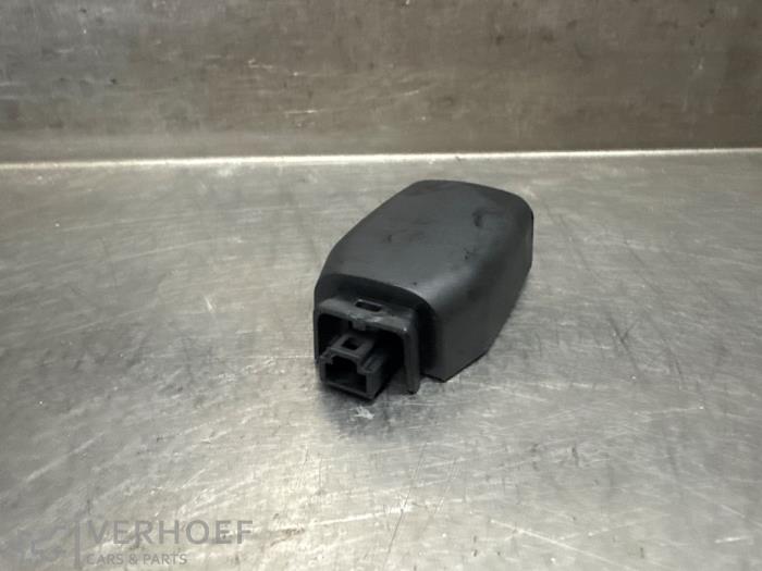 Begagnade Regnsensor Lexus IS (E3) 300h 2.5 16V Pris € 30,00 Marginaltabell erbjuds av Verhoef Cars & Parts