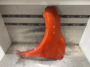 Begagnade Framskärm, vänster Renault Captur (2R) 0.9 Energy TCE 12V Pris € 175,00 Marginaltabell erbjuds av Verhoef Cars & Parts
