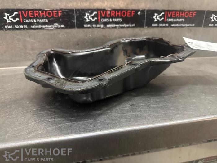 Usagé Couvercle carter Dacia Lodgy (JS/SD0J) 1.2 TCE 16V Prix sur demande proposé par Verhoef Cars & Parts