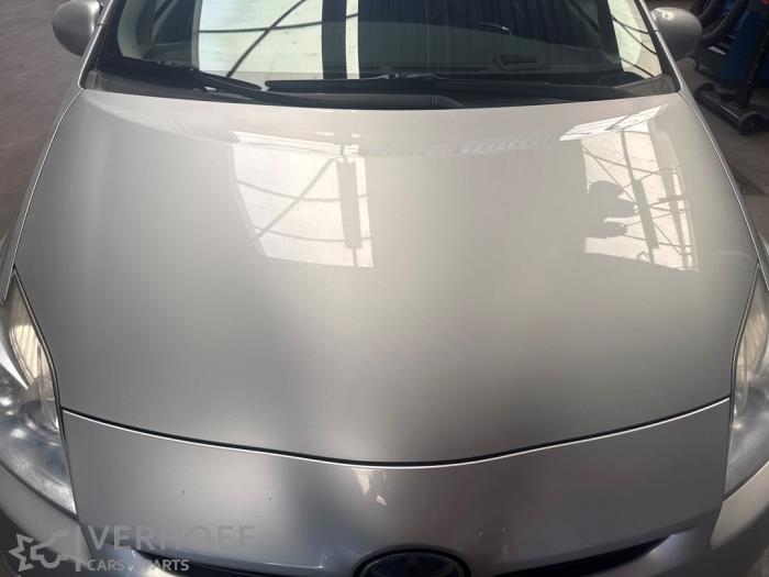 Używane Maska Toyota Prius (ZVW3) 1.8 16V Cena € 225,00 Procedura marży oferowane przez Verhoef Cars & Parts