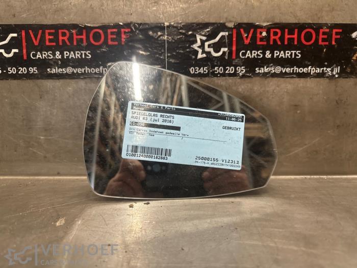 Używane Szyba lusterka prawego Audi A3 Limousine (8VS/8VM) 2.0 TDI 16V Cena € 20,00 Procedura marży oferowane przez Verhoef Cars & Parts