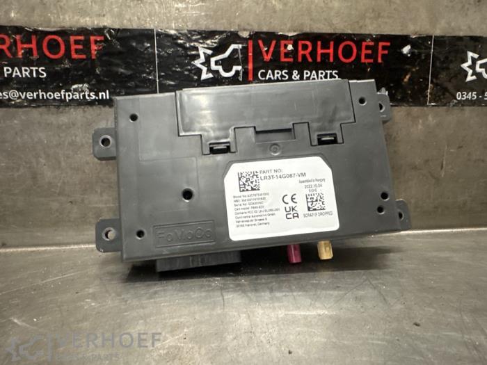 Używane Modul Bluetooth Ford Fiesta 7 1.0 EcoBoost 12V Hybrid 125 Cena € 115,00 Procedura marży oferowane przez Verhoef Cars & Parts
