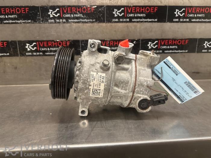 Usagé Pompe clim Volkswagen Polo V (6R) 1.0 TSI 12V BlueMotion Prix € 125,00 Règlement à la marge proposé par Verhoef Cars & Parts