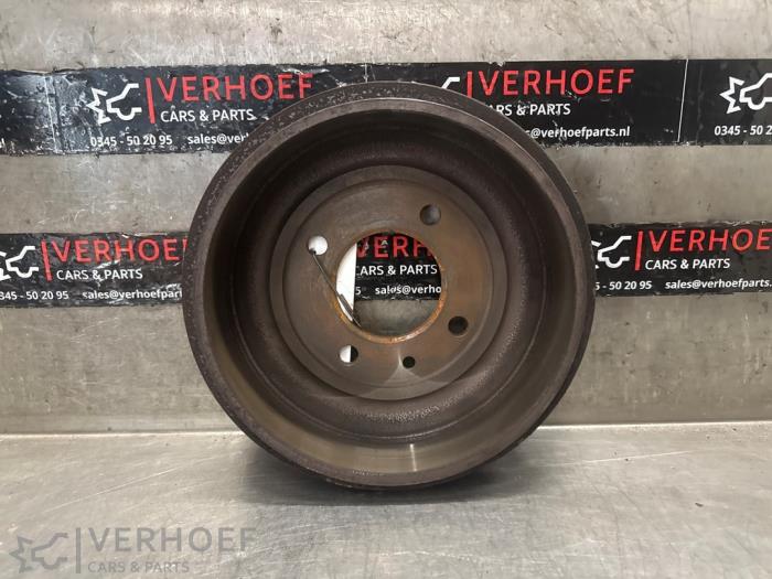 Używane Hamulec bebnowy tyl Peugeot 208 II (UB/UH/UP) 1.2 Vti 12V PureTech 100 Cena € 30,00 Procedura marży oferowane przez Verhoef Cars & Parts