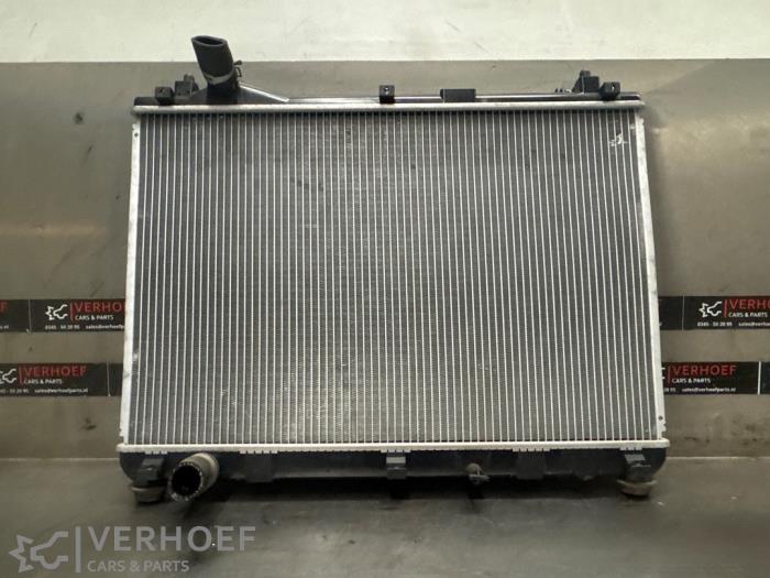 Usagé Radiateur Suzuki Grand Vitara II (JT) 2.0 16V Prix € 75,00 Règlement à la marge proposé par Verhoef Cars & Parts