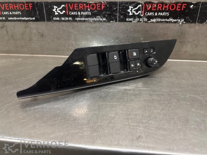 Usados Interruptor combinado de ventanillas Toyota Hilux V/VI 2.4 D4D-F 16V 4x4 Precio € 151,25 IVA incluido ofrecido por Verhoef Cars & Parts