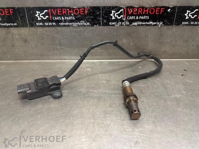 Usados Sensor Nox Toyota Hilux V/VI 2.4 D4D-F 16V 4x4 Precio € 605,00 IVA incluido ofrecido por Verhoef Cars & Parts