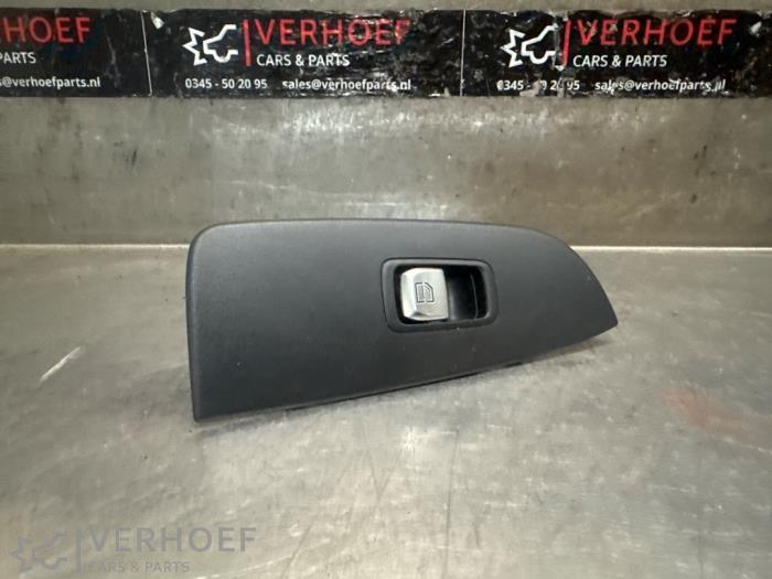 Usados Interruptor de ventanilla eléctrica Mercedes Vito (447.6) 2.0 114 CDI 16V Precio € 18,15 IVA incluido ofrecido por Verhoef Cars & Parts