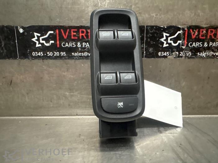 Usados Interruptor combinado de ventanillas Ford Ka+ 1.2 Precio € 45,00 Norma de margen ofrecido por Verhoef Cars & Parts