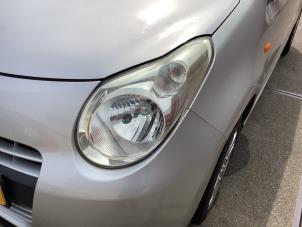 Begagnade Strålkastare, vänster Suzuki Alto 1.0 12V Pris € 100,00 Marginaltabell erbjuds av Verhoef Cars & Parts