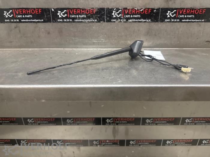 Używane Antena Mitsubishi Outlander (GF/GG) 2.0 16V PHEV 4x4 Cena € 50,00 Procedura marży oferowane przez Verhoef Cars & Parts