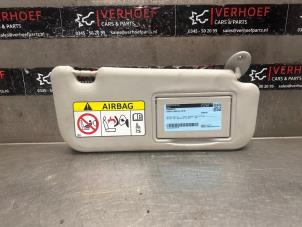 Begagnade Solskydd Toyota Yaris III (P13) 1.0 12V VVT-i Pris på förfrågan erbjuds av Verhoef Cars & Parts