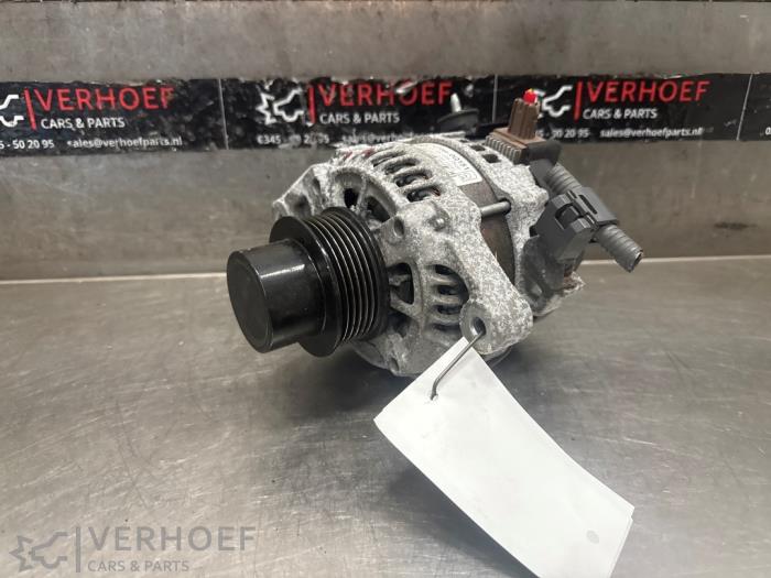 Usagé Dynamo Toyota Yaris III (P13) 1.0 12V VVT-i Prix € 75,00 Règlement à la marge proposé par Verhoef Cars & Parts