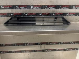 Usagé Calandre Mitsubishi Space Star (A0) 1.2 12V Prix sur demande proposé par Verhoef Cars & Parts