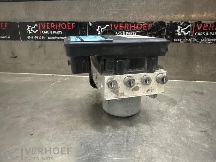 Usagé Bloc ABS Mercedes C Estate (S205) C-180 1.5 EQ Boost Prix sur demande proposé par Verhoef Cars & Parts