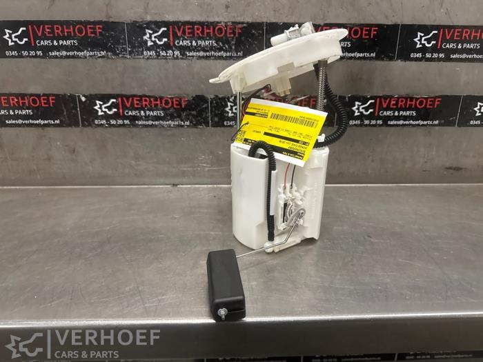 Begagnade Bensinpump Honda Civic (FK6/7/8/9) 1.0i VTEC Turbo 12V Pris € 75,00 Marginaltabell erbjuds av Verhoef Cars & Parts