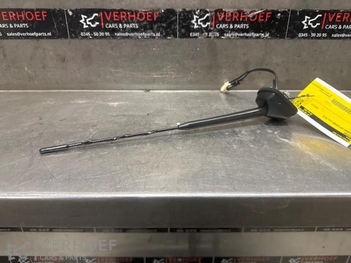 Używane Antena Mitsubishi Outlander (GF/GG) 2.0 16V PHEV 4x4 Cena € 50,00 Procedura marży oferowane przez Verhoef Cars & Parts