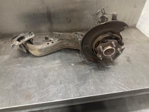 Usados Brazo portante izquierda detrás Nissan Qashqai (J10) 2.0 16V Precio € 100,00 Norma de margen ofrecido por Verhoef Cars & Parts