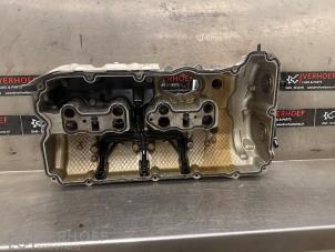 Ventildeckel van een BMW M5 (F90) 4.4 xDrive V8 32V TwinPower Turbo 2018