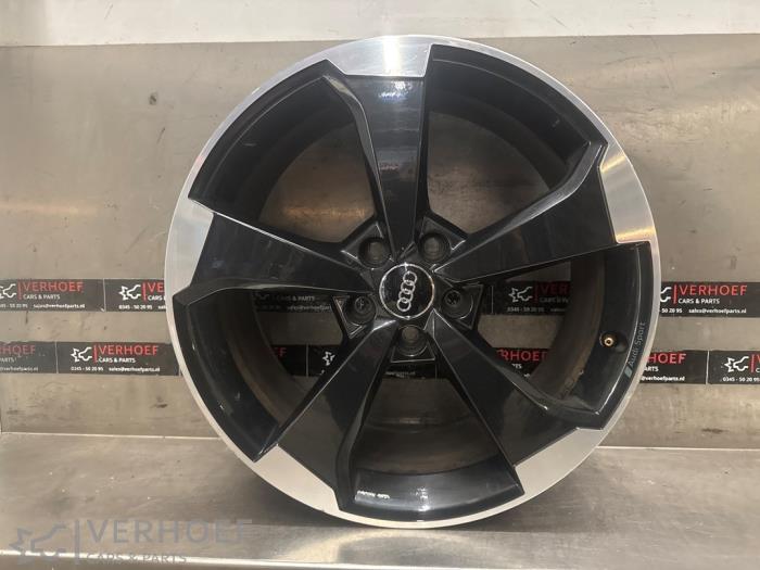 Używane Obrecz Audi RS 3 Sportback (8VA/8VF) 2.5 TFSI 20V Quattro Cena € 400,00 Procedura marży oferowane przez Verhoef Cars & Parts