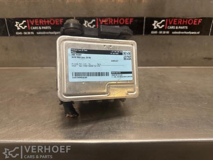Begagnade ABS-pump Audi RS 3 Sportback (8VA/8VF) 2.5 TFSI 20V Quattro Pris € 325,00 Marginaltabell erbjuds av Verhoef Cars & Parts