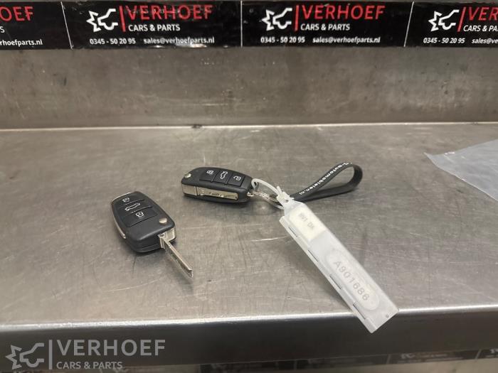 Używane Klucz Audi RS 3 Sportback (8VA/8VF) 2.5 TFSI 20V Quattro Cena € 75,00 Procedura marży oferowane przez Verhoef Cars & Parts
