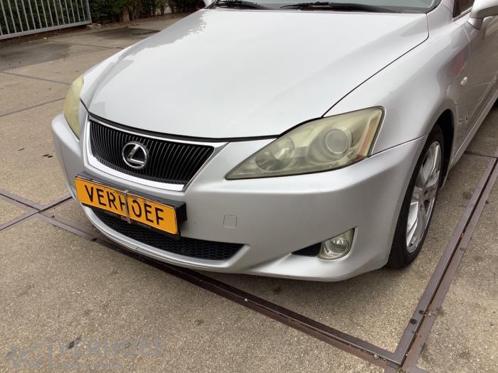 Usados Parachoques Lexus IS (E2) 250 2.5 V6 24V Precio € 450,00 Norma de margen ofrecido por Verhoef Cars & Parts
