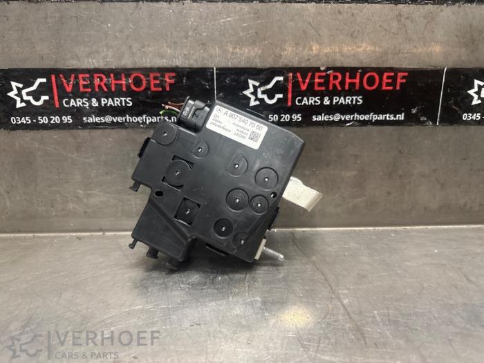 Begagnade Batterisensor Mercedes Sprinter 3,5t (910.0/910.1/907.1/907.2) 317 CDI 2.0 D RWD Pris € 90,75 Inklusive moms erbjuds av Verhoef Cars & Parts