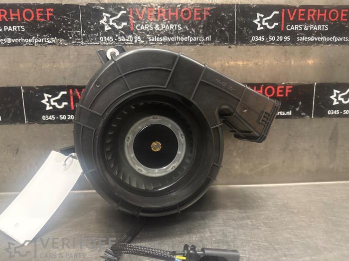 Begagnade Batteri fläkt Maserati Grecale 2.0 GT MHEV Q4 16V Pris på förfrågan erbjuds av Verhoef Cars & Parts