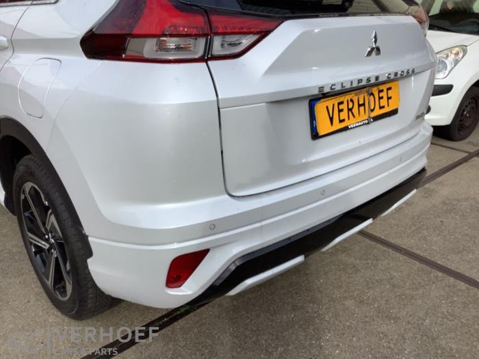 Używane Zderzak tylny Mitsubishi Eclipse Cross (GK/GL) 2.4 16V PHEV 4x4 Cena € 750,00 Procedura marży oferowane przez Verhoef Cars & Parts