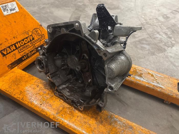 Used Gearbox Volkswagen Polo VI (AW1) 1.0 MPI 12V Price € 400,00 Margin scheme offered by Verhoef Cars & Parts