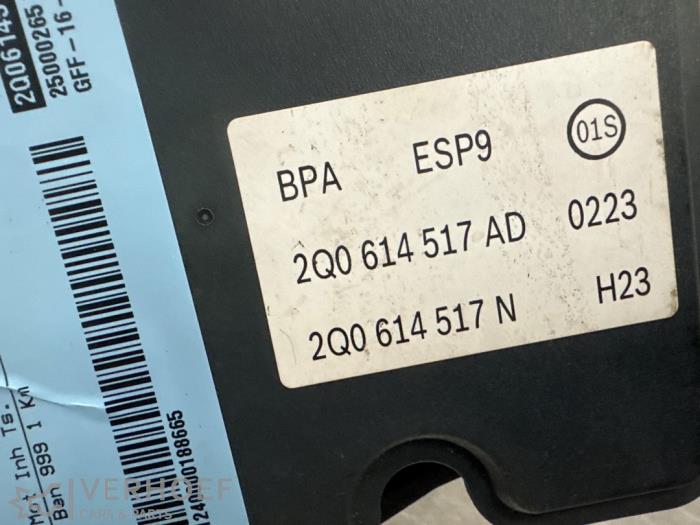 ABS Pumpe van een Volkswagen Polo VI (AW1) 1.0 MPI 12V 2018