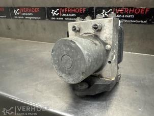 ABS Pumpe van een Volkswagen Polo VI (AW1) 1.0 MPI 12V 2018