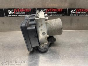 ABS Pumpe van een Volkswagen Polo VI (AW1) 1.0 MPI 12V 2018