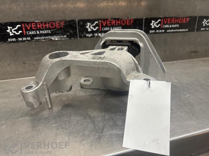 Used Engine mount Renault Arkana (RJLL) 1.6 E-Tech 145 16V Price on request offered by Verhoef Cars & Parts