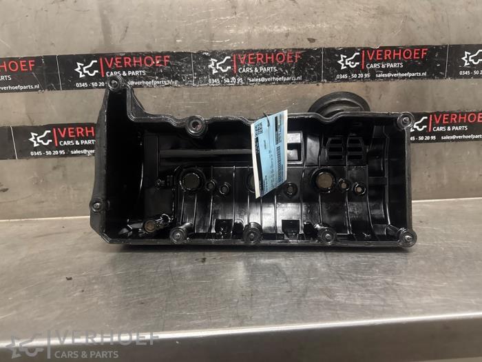 Ventildeckel van een Audi A4 Avant (B8) 3.0 TDI 245 V6 24V Quattro 2013