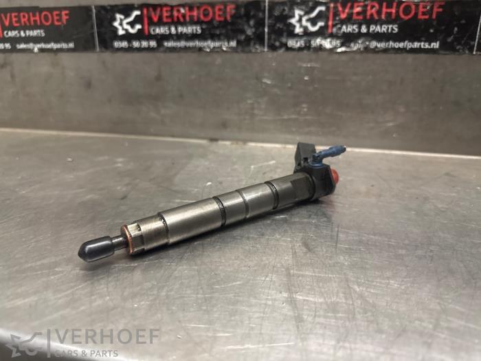 Usagé Injecteurs Mercedes S (222.0/222.1) 3.0 S-350d Prix € 125,00 Règlement à la marge proposé par Verhoef Cars & Parts