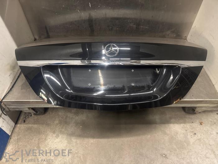 Używane Tylna klapa Mercedes S (222.0/222.1) 3.0 S-350d Cena € 500,00 Procedura marży oferowane przez Verhoef Cars & Parts