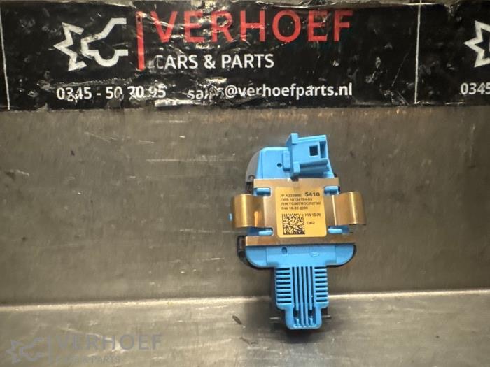 Begagnade Regnsensor Mercedes S (222.0/222.1) 3.0 S-350d Pris på förfrågan erbjuds av Verhoef Cars & Parts