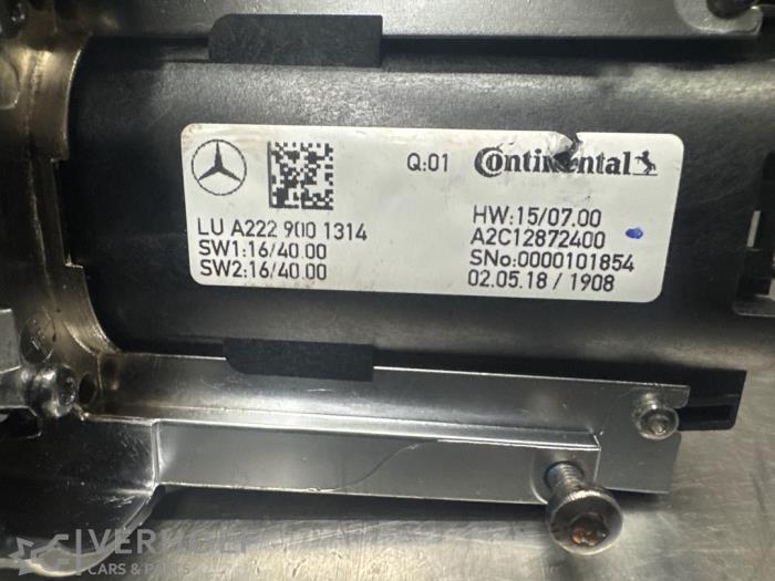 On-board computer controller from a Mercedes-Benz S (222.0/222.1) 3.0 S-350d 2018