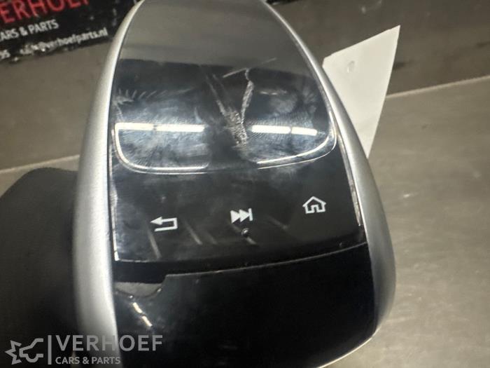 On-board computer controller from a Mercedes-Benz S (222.0/222.1) 3.0 S-350d 2018