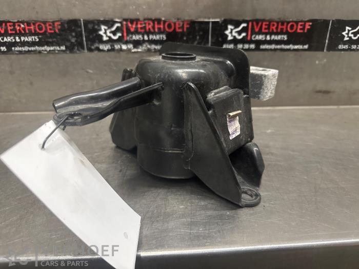 Usagé Support moteur Kia Picanto (JA) 1.0 T-GDI 12V Prix € 30,00 Règlement à la marge proposé par Verhoef Cars & Parts