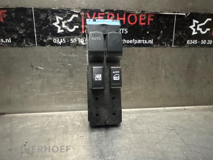 Usados Interruptor combinado de ventanillas Suzuki Splash 1.0 12V Precio € 25,00 Norma de margen ofrecido por Verhoef Cars & Parts