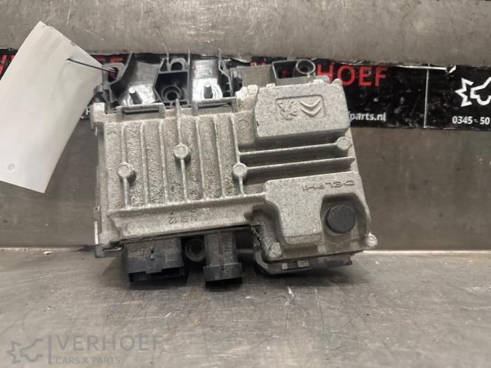 Używane Sterownik Start/Stop Citroen C4 Cactus (0B/0P) 1.2 PureTech 82 12V Cena € 50,00 Procedura marży oferowane przez Verhoef Cars & Parts
