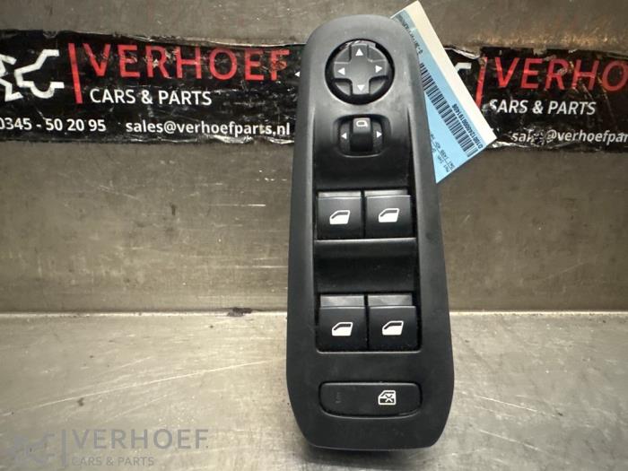 Usados Interruptor combinado de ventanillas Peugeot 308 (L3/L8/LB/LH/LP) 1.5 BlueHDi 130 Precio € 40,00 Norma de margen ofrecido por Verhoef Cars & Parts