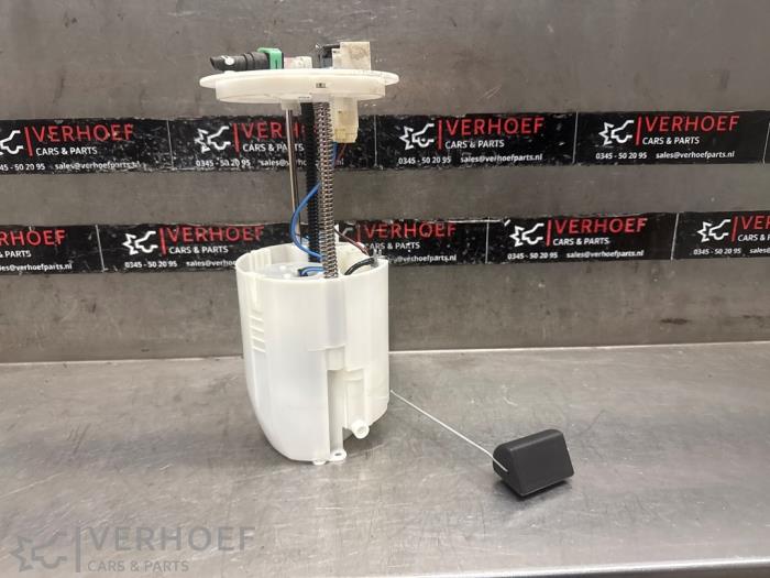 Usagé Pompe essence Mitsubishi ASX 1.6 MIVEC 16V Prix € 60,00 Règlement à la marge proposé par Verhoef Cars & Parts