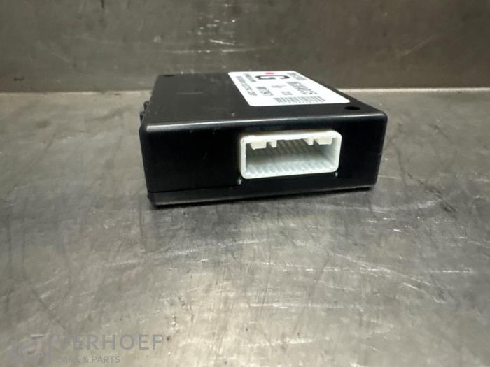 Begagnade Dödvinkelsensor Mitsubishi ASX 1.6 MIVEC 16V Pris € 40,00 Marginaltabell erbjuds av Verhoef Cars & Parts
