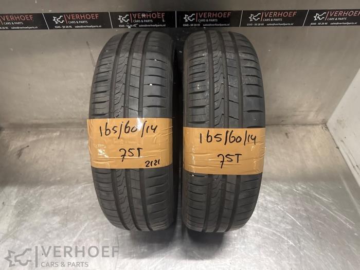 Używane Opona Cena na żądanie oferowane przez Verhoef Cars & Parts