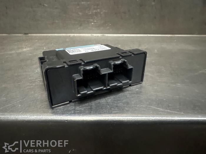 Używane Modul gateway Opel Karl 1.0 12V Cena € 15,00 Procedura marży oferowane przez Verhoef Cars & Parts